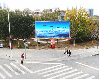 五峰户外大屏广告投放要点。